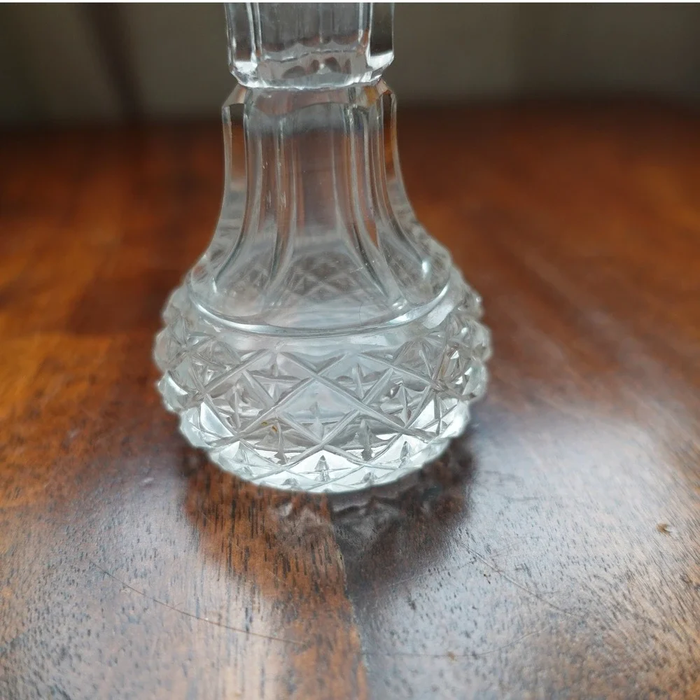 Vintage Clear Cut Glass Bud Vase Diamond Pattern Scalloped Rim 5.2‎ Inch Tall